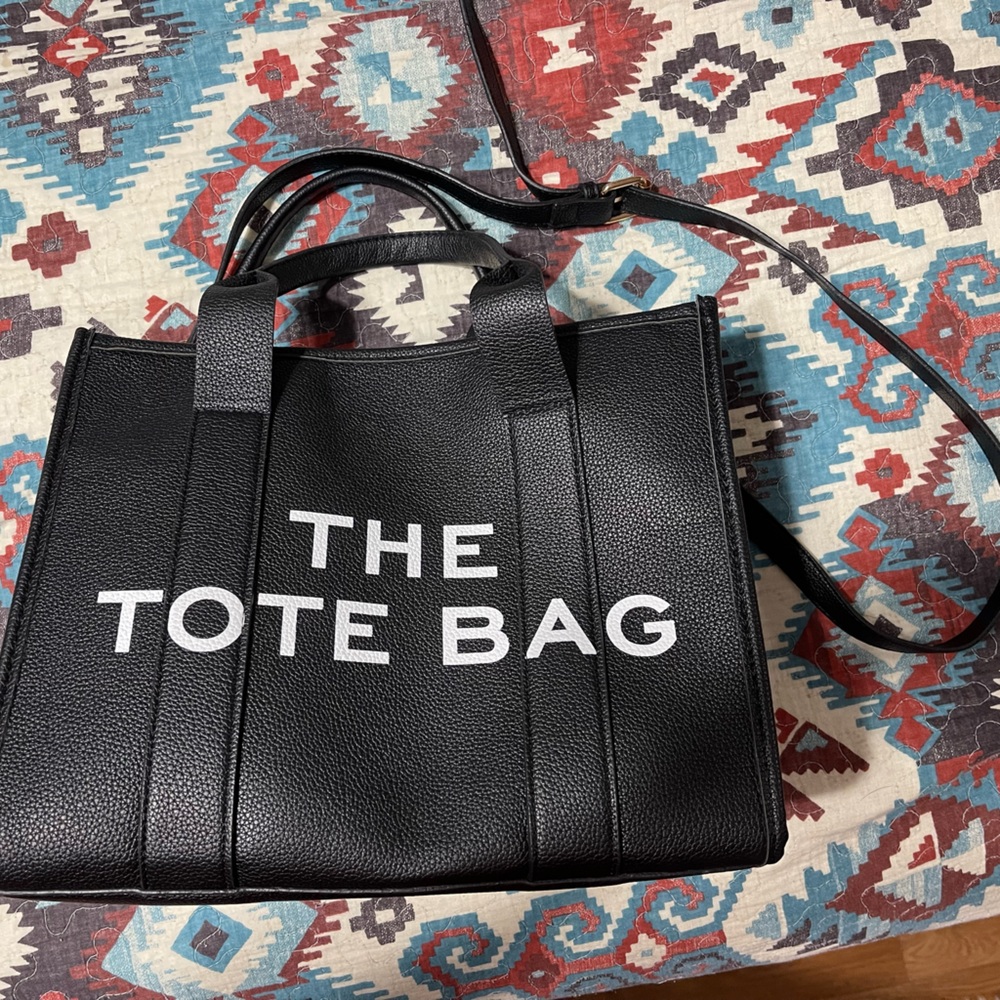 Tote bag